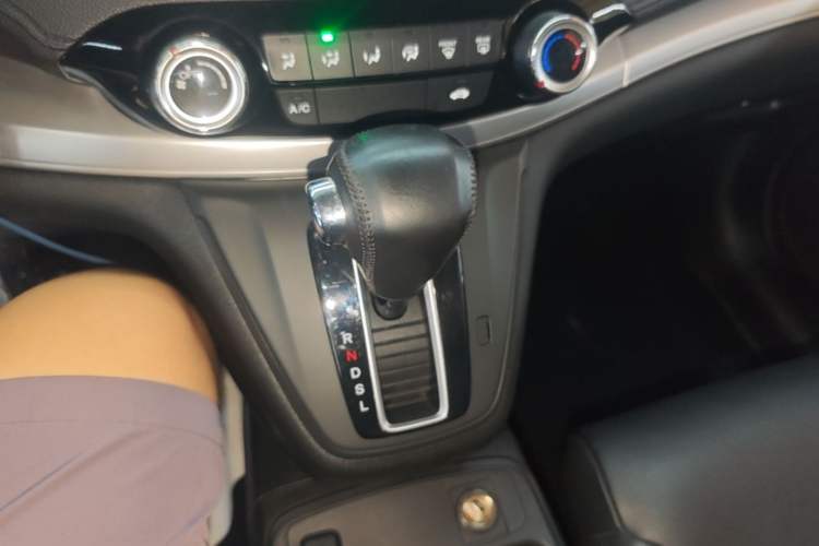 Used Honda CR-V 2016 2.0L two-wheel drive Urban Edition Gear Lever