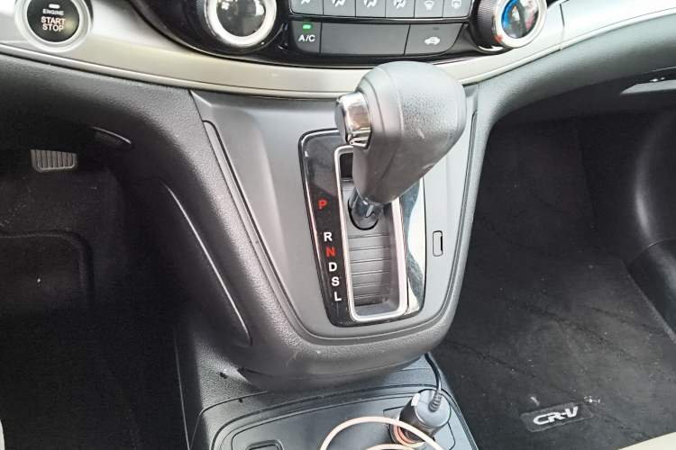 Used Honda CR-V 2016 2.0L two-wheel drive Urban Edition Gear Lever