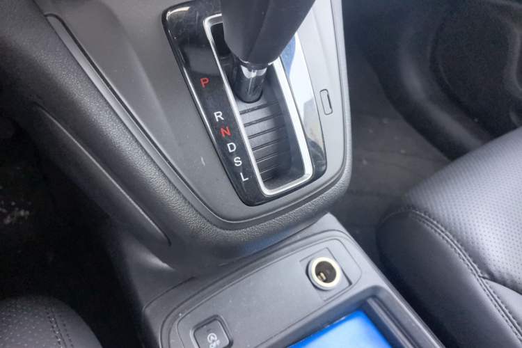 Used Honda CR-V 2016 2.0L two-wheel drive Urban Edition Gear Lever