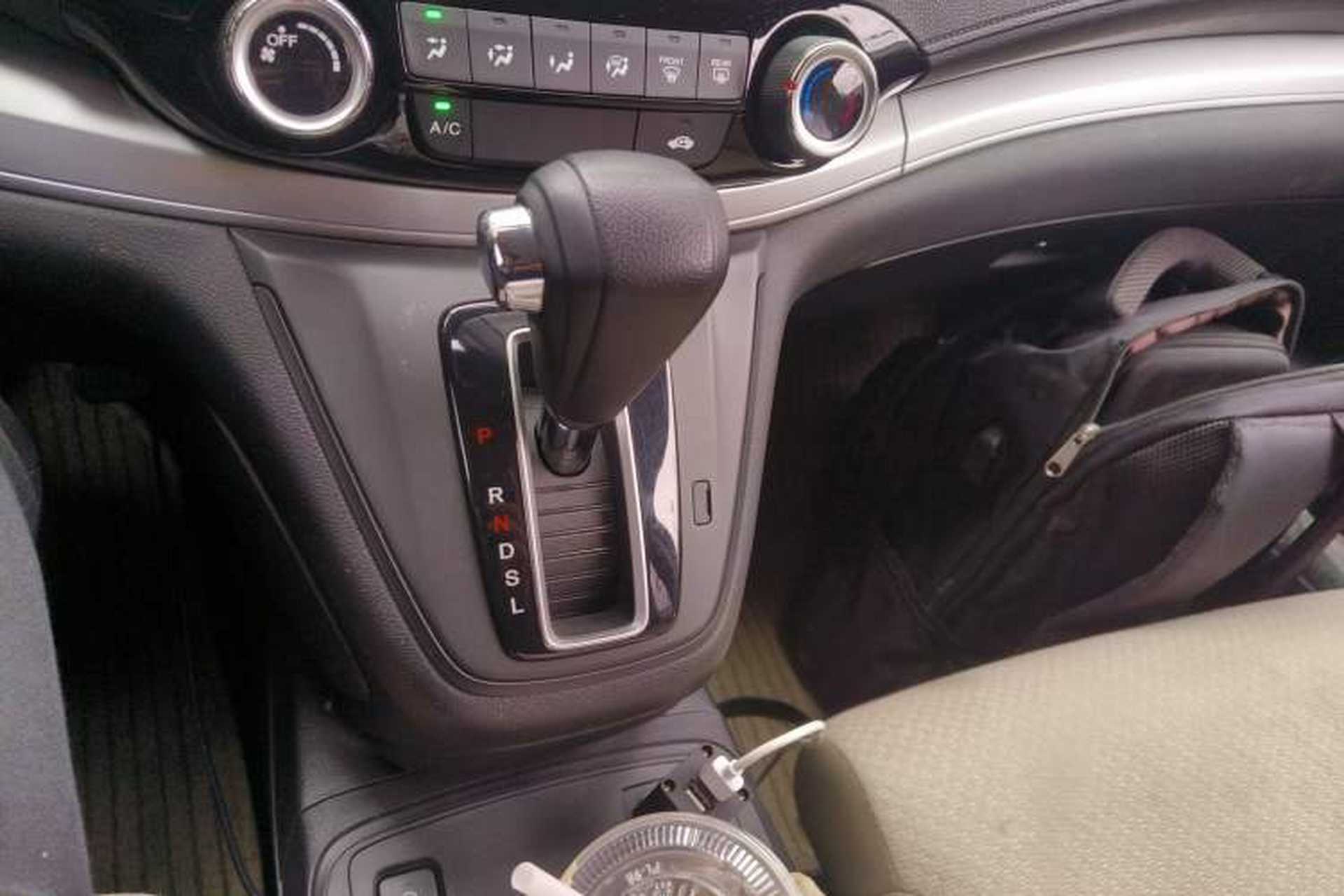 Used Honda CR-V 2016 2.0L Two-Wheel Drive Classic Edition Gear Lever