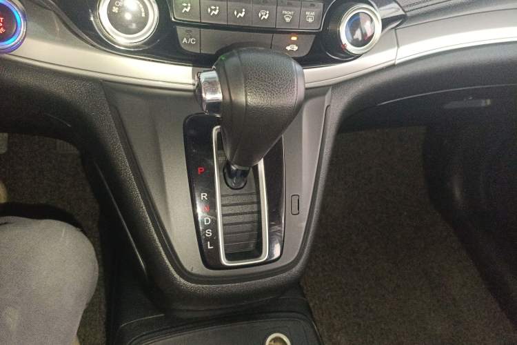 Used Honda CR-V 2016 2.0L two-wheel drive Urban Edition Gear Lever