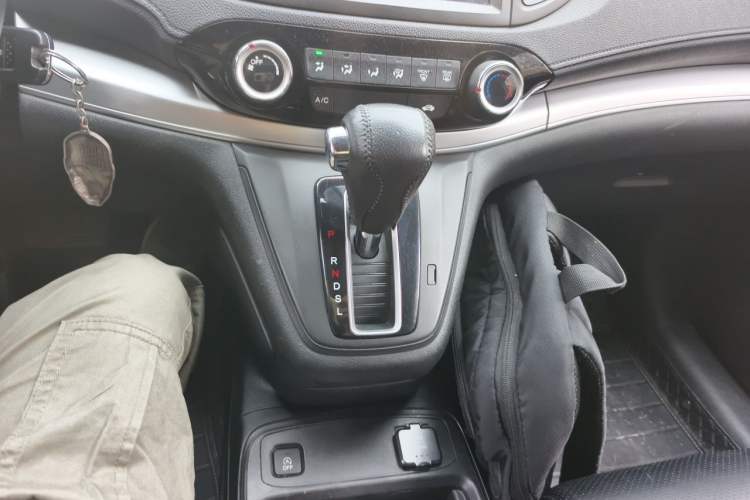 Used Honda CR-V 2016 2.0L Two-Wheel Drive Classic Edition Gear Lever