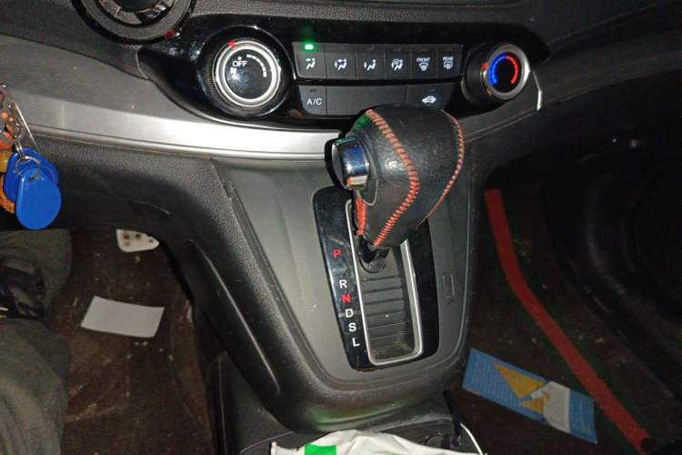 Used Honda CR-V 2016 2.0L two-wheel drive Urban Edition Gear Lever