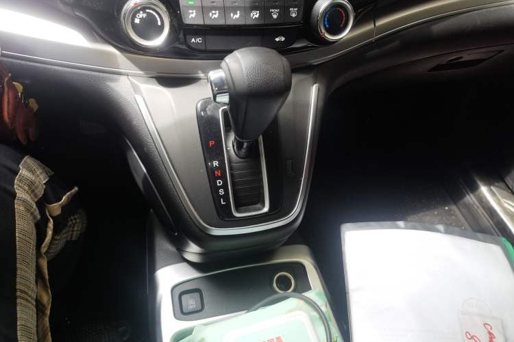 Used Honda CR-V 2016 2.0L two-wheel drive Urban Edition Gear Lever