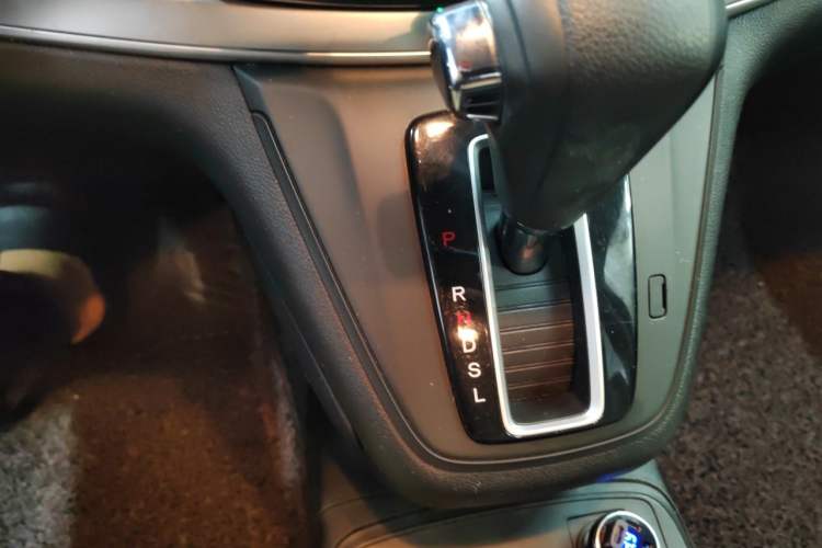 Used Honda CR-V 2016 2.0L two-wheel drive Urban Edition Gear Lever