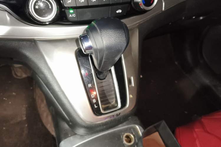 Used Honda CR-V 2016 2.0L two-wheel drive Urban Edition Gear Lever