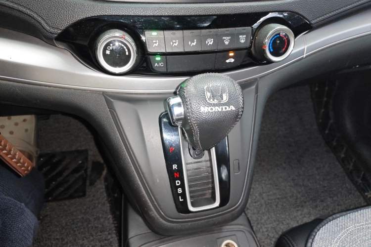 Used Honda CR-V 2016 2.0L two-wheel drive Urban Edition Gear Lever