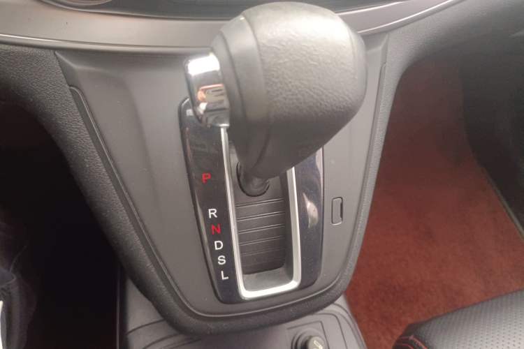 Used Honda CR-V 2016 2.0L two-wheel drive Urban Edition Gear Lever