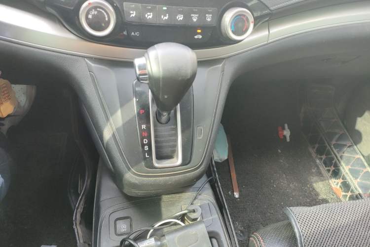 Used Honda CR-V 2016 2.0L two-wheel drive Urban Edition Gear Lever
