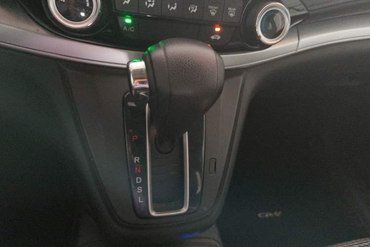Used Honda CR-V 2016 2.0L two-wheel drive Urban Edition Gear Lever