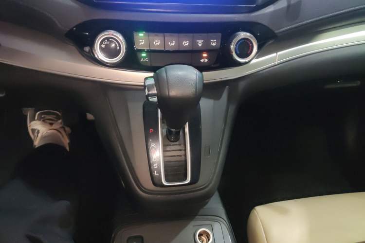 Used Honda CR-V 2016 2.0L Two-Wheel Drive Classic Edition Gear Lever
