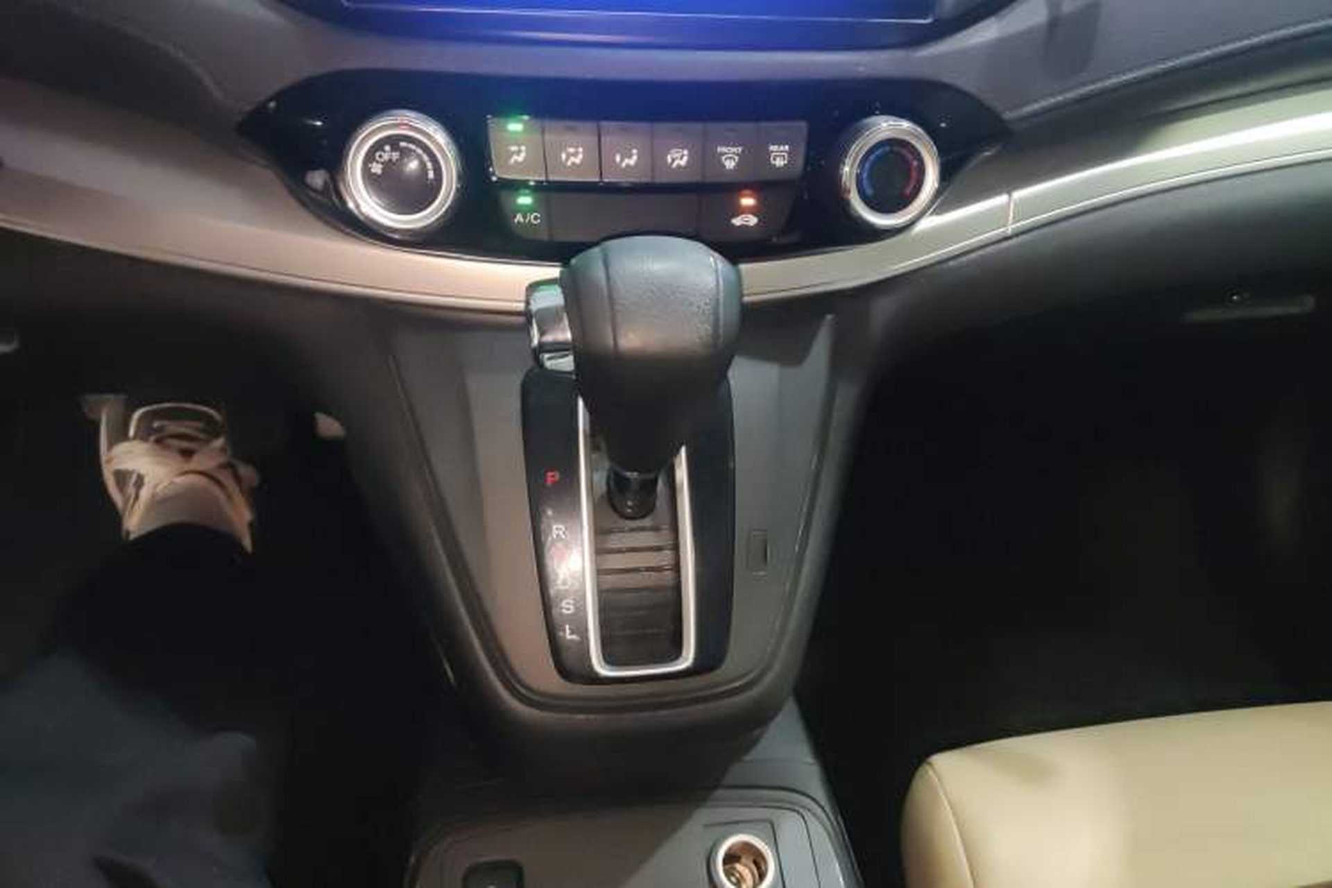 Used Honda CR-V 2016 2.0L Two-Wheel Drive Classic Edition Gear Lever