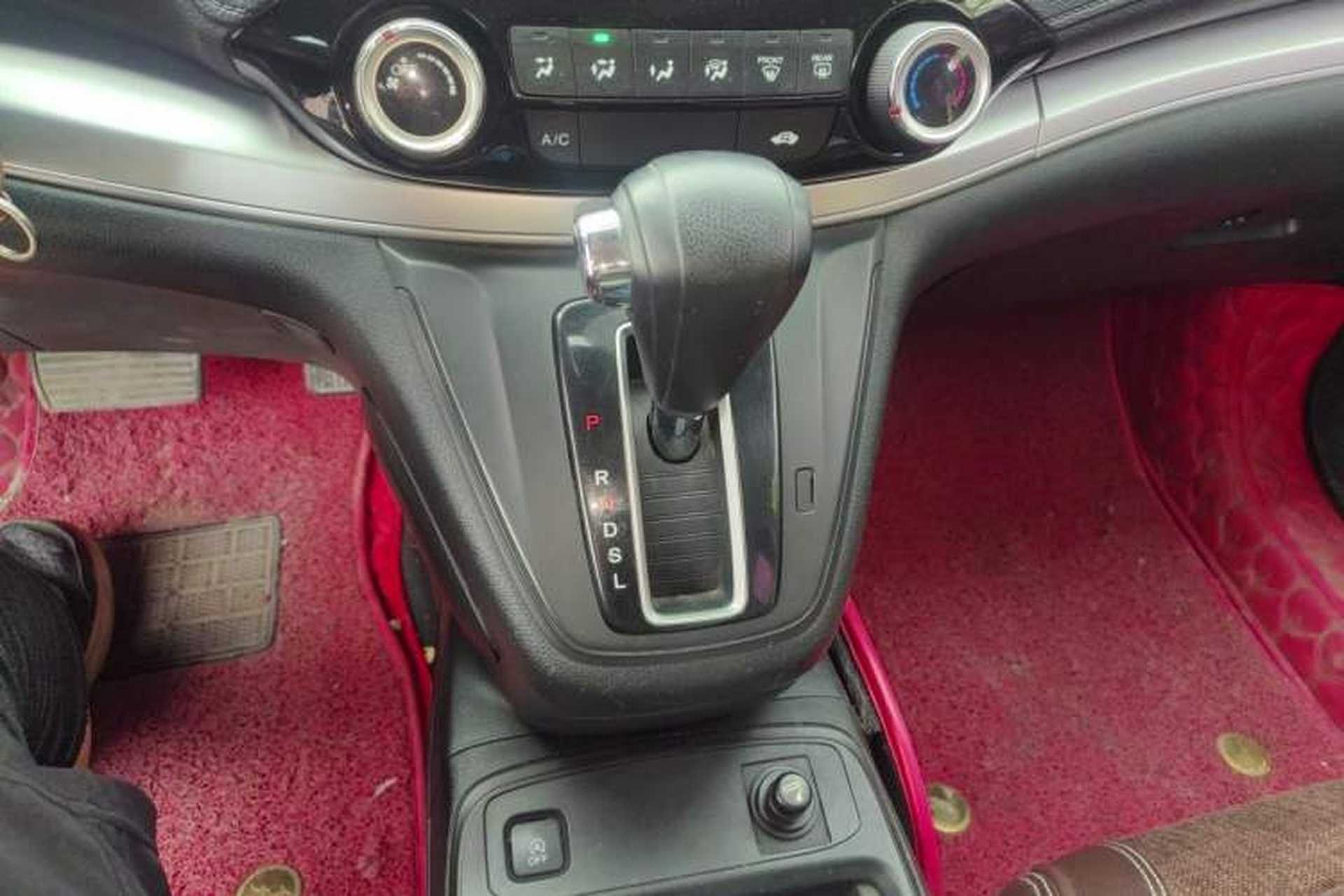 Used Honda CR-V 2016 2.0L two-wheel drive Urban Edition Gear Lever