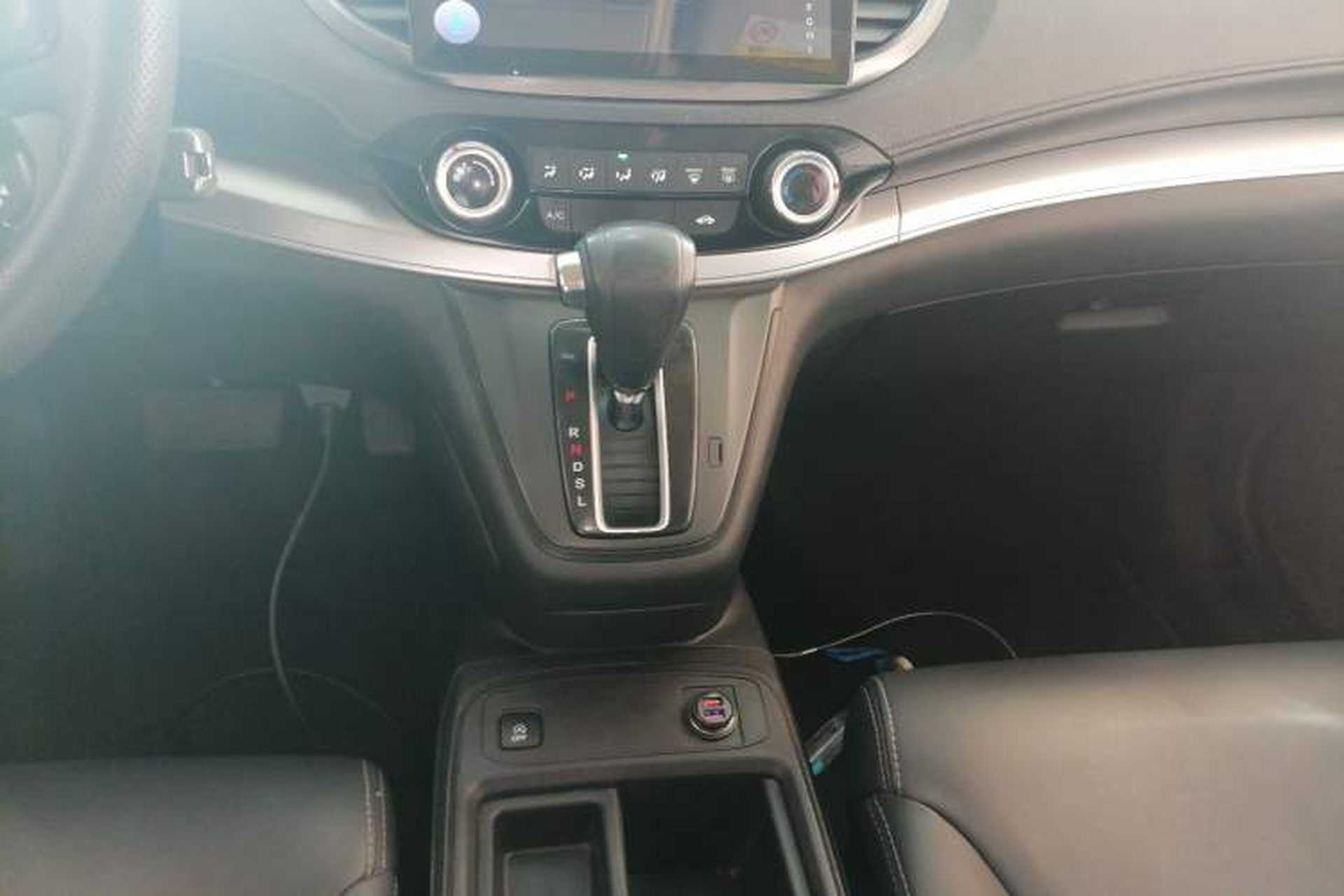 Used Honda CR-V 2016 2.0L Two-Wheel Drive Classic Edition Gear Lever