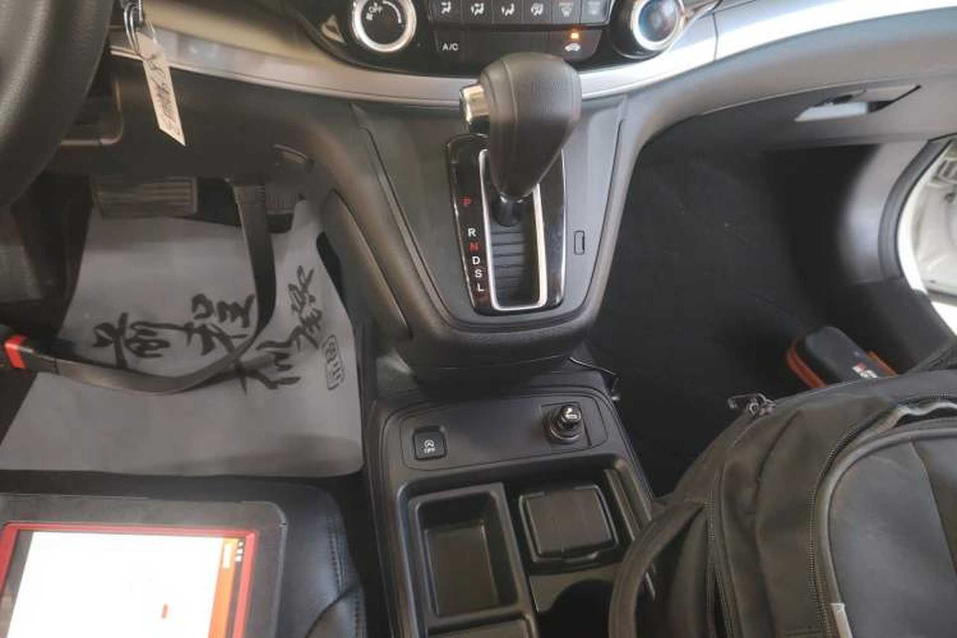 Used Honda CR-V 2016 2.0L two-wheel drive Urban Edition Gear Lever