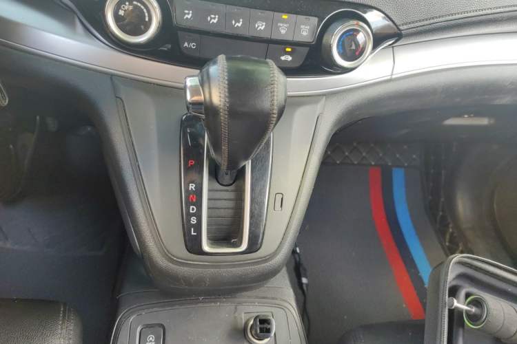 Used Honda CR-V 2016 2.0L two-wheel drive Urban Edition Gear Lever