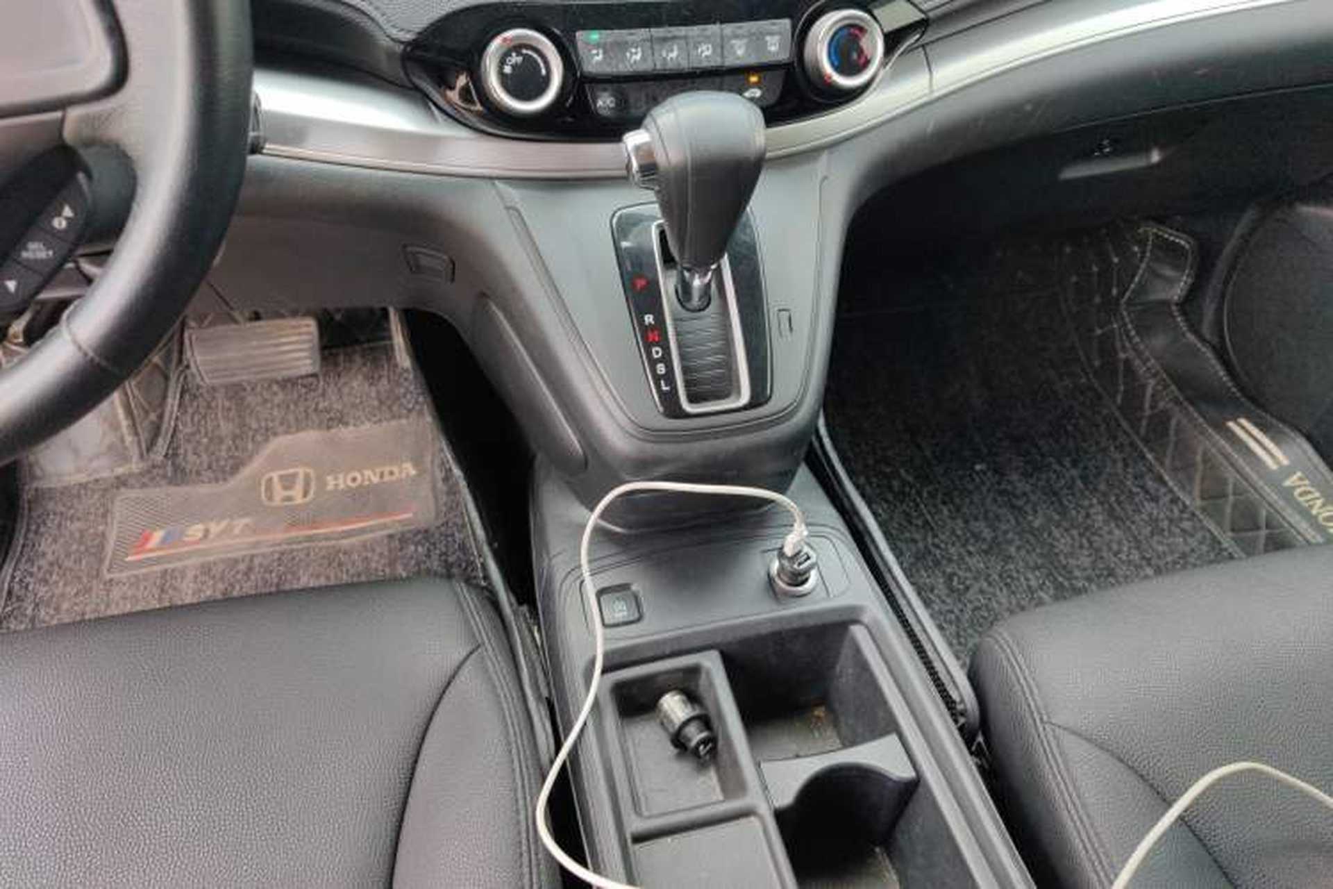 Used Honda CR-V 2016 2.0L Two-Wheel Drive Classic Edition Gear Lever