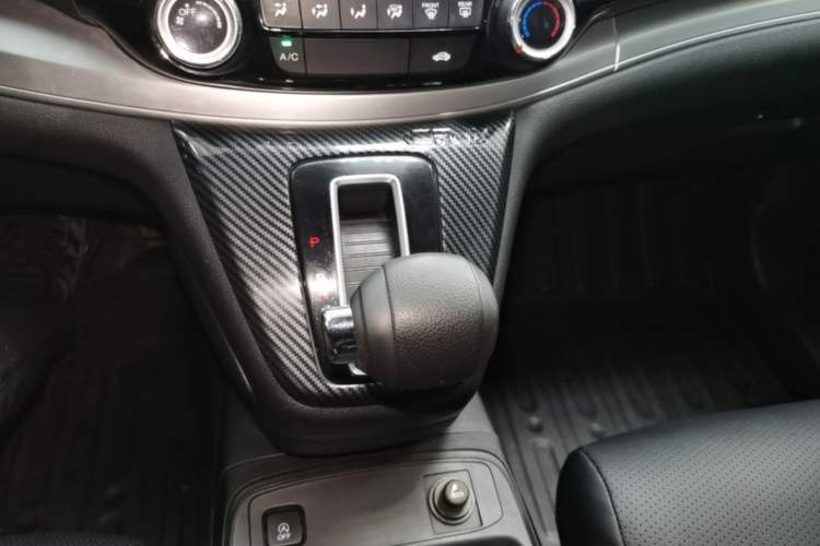 Used Honda CR-V 2016 2.0L two-wheel drive Urban Edition Gear Lever