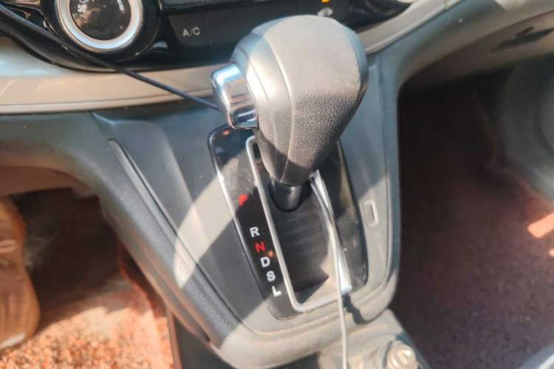 Used Honda CR-V 2016 2.0L two-wheel drive Urban Edition Gear Lever