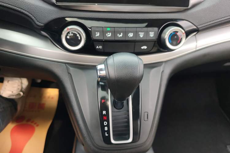 Used Honda CR-V 2016 2.0L two-wheel drive Urban Edition Gear Lever
