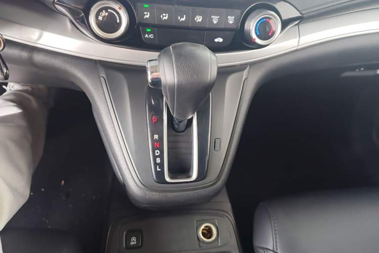 Used Honda CR-V 2016 2.0L two-wheel drive Urban Edition Gear Lever
