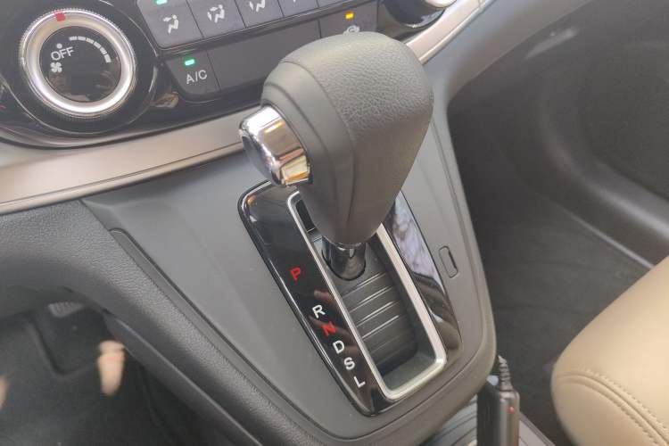 Used Honda CR-V 2016 2.0L two-wheel drive Urban Edition Gear Lever