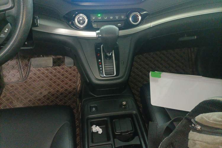 Used Honda CR-V 2016 2.0L two-wheel drive Urban Edition Gear Lever