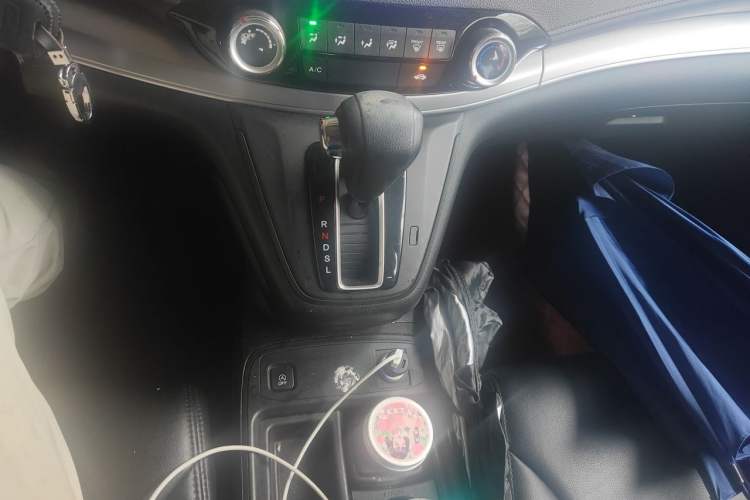 Used Honda CR-V 2016 2.0L two-wheel drive Urban Edition Gear Lever
