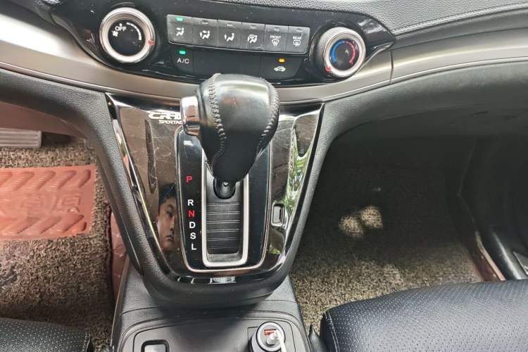 Used Honda CR-V 2016 2.0L two-wheel drive Urban Edition Gear Lever