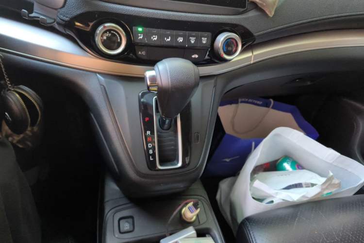 Used Honda CR-V 2016 2.0L Two-Wheel Drive Classic Edition Gear Lever