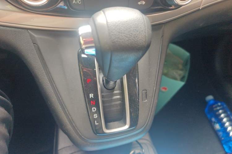 Used Honda CR-V 2016 2.0L two-wheel drive Urban Edition Gear Lever