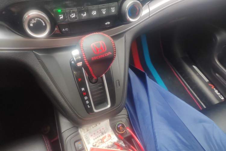 Used Honda CR-V 2016 2.0L two-wheel drive Urban Edition Gear Lever