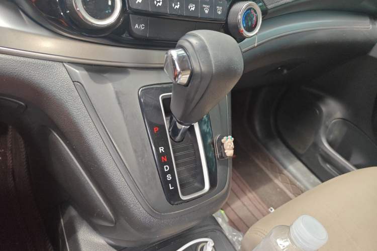 Used Honda CR-V 2016 2.0L Two-Wheel Drive Classic Edition Gear Lever