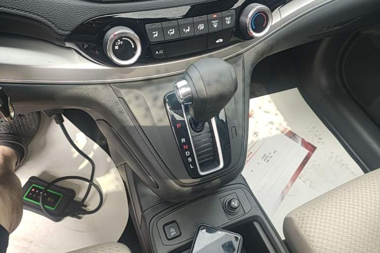 Used Honda CR-V 2016 2.0L two-wheel drive Urban Edition Gear Lever