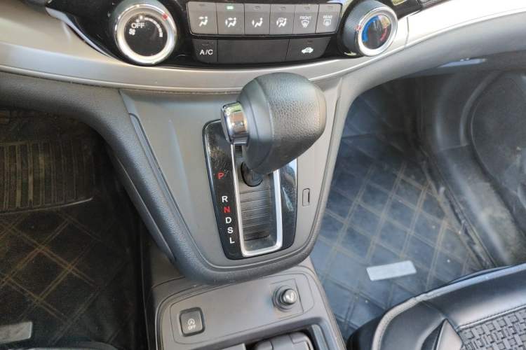 Used Honda CR-V 2016 2.0L two-wheel drive Urban Edition Gear Lever