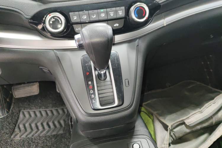 Used Honda CR-V 2016 2.0L two-wheel drive Urban Edition Gear Lever