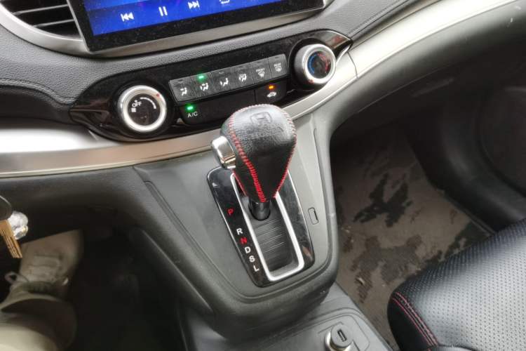 Used Honda CR-V 2016 2.0L Two-Wheel Drive Classic Edition Gear Lever