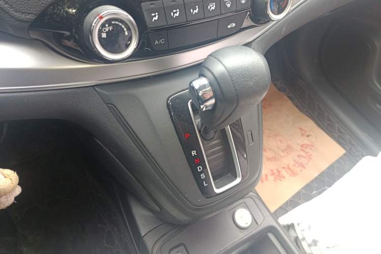 Used Honda CR-V 2016 2.0L two-wheel drive Urban Edition Gear Lever