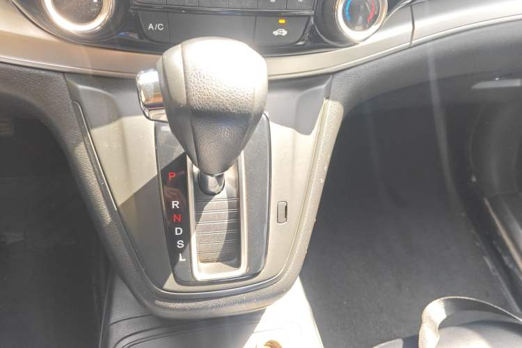 Used Honda CR-V 2016 2.0L two-wheel drive Urban Edition Gear Lever