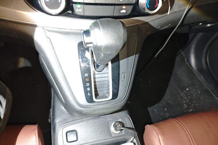 Used Honda CR-V 2016 2.0L two-wheel drive Urban Edition Gear Lever