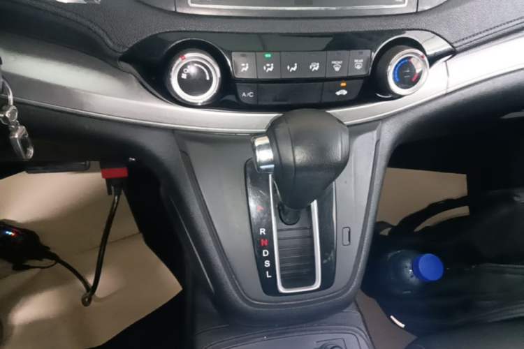 Used Honda CR-V 2016 2.0L two-wheel drive Urban Edition Gear Lever