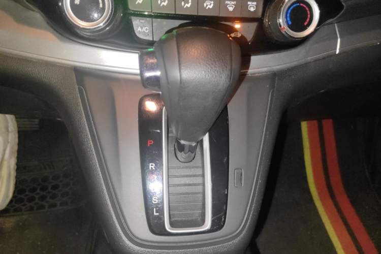 Used Honda CR-V 2016 2.0L two-wheel drive Urban Edition Gear Lever