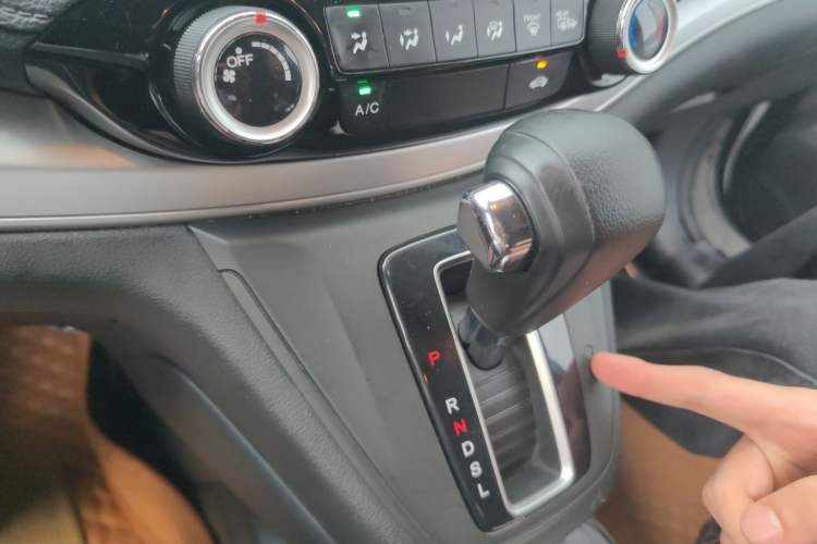 Used Honda CR-V 2016 2.0L two-wheel drive Urban Edition Gear Lever