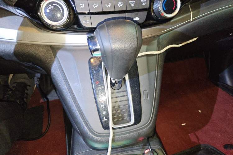 Used Honda CR-V 2016 2.0L two-wheel drive Urban Edition Gear Lever