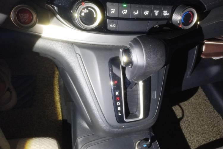 Used Honda CR-V 2016 2.0L two-wheel drive Urban Edition Gear Lever