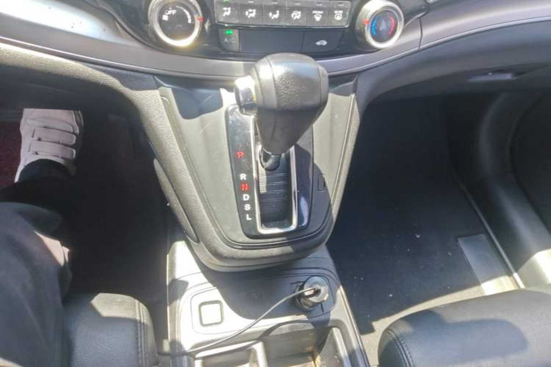 Used Honda CR-V 2016 2.0L two-wheel drive Urban Edition Gear Lever