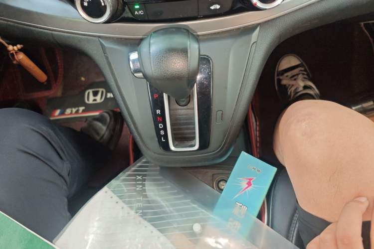Used Honda CR-V 2016 2.0L Two-Wheel Drive Classic Edition Gear Lever
