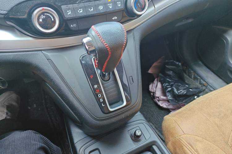 Used Honda CR-V 2016 2.0L Two-Wheel Drive Classic Edition Gear Lever