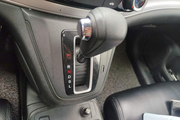 Used Honda CR-V 2016 2.0L two-wheel drive Urban Edition Gear Lever