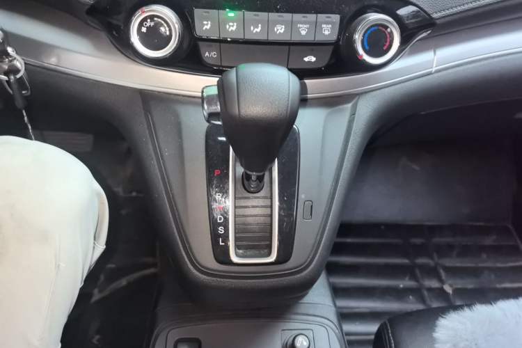 Used Honda CR-V 2016 2.0L Two-Wheel Drive Classic Edition Gear Lever